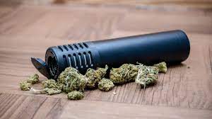 Is Using a Marijuana Vaporizer a Safer Alternative to Smoking?